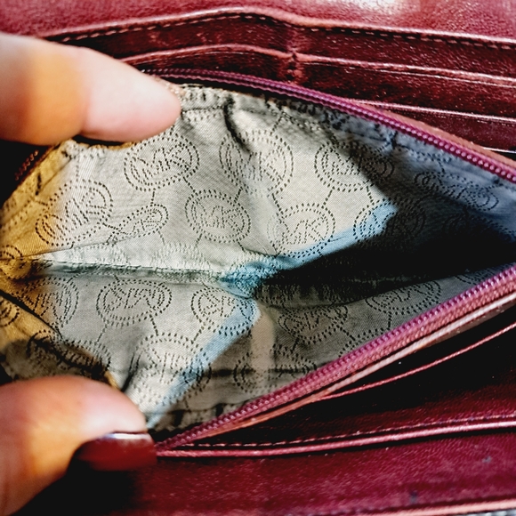 Michael Kors Bi Fold Accordian Leather Wallet in Burgundy Oxblood - Picture 7 of 8